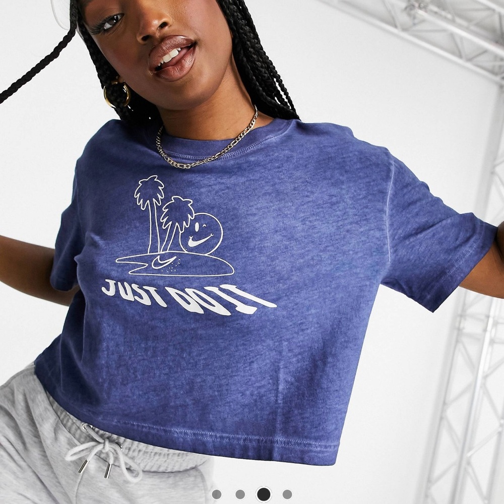 Nike Crop Top Tee